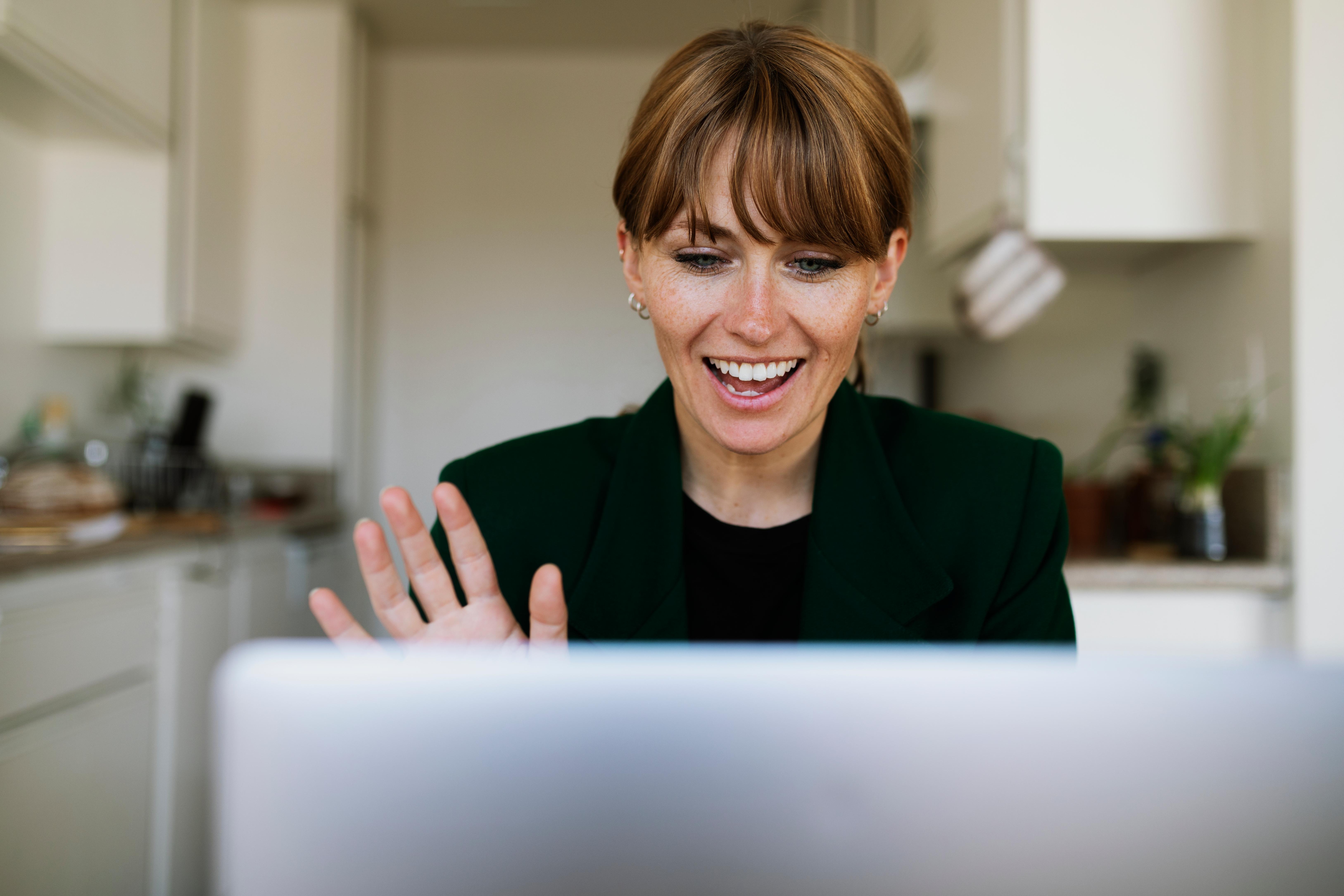 woman veneers smiling